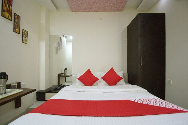 Oyo 23358 Hotel Royal Inn