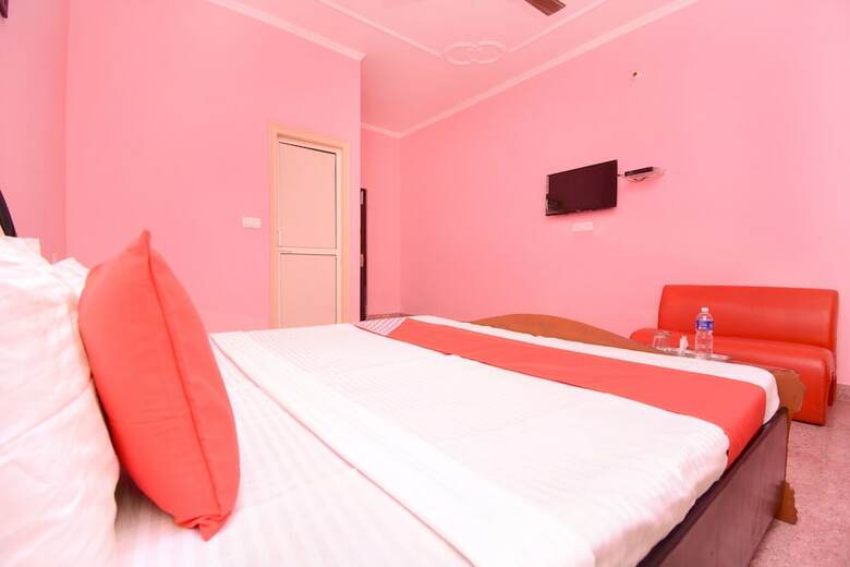 Hotel Oyo 27963 Dreamland