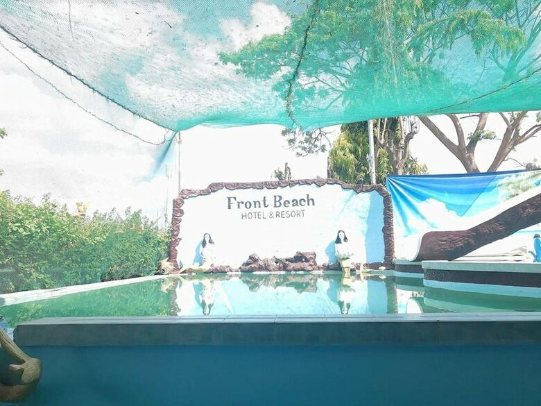Front Beach Hotel & Resort