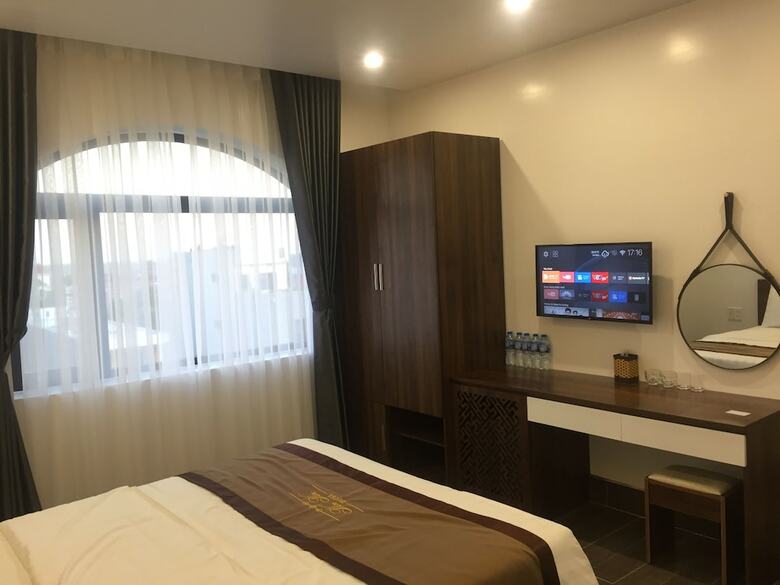 Win Win Hotel