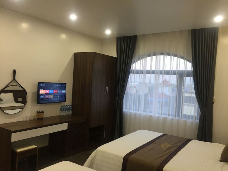 Win Win Hotel