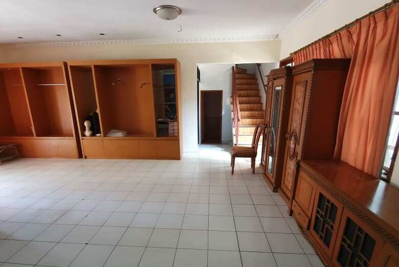 Hostal Oyo 2506 Prestige Residence 2