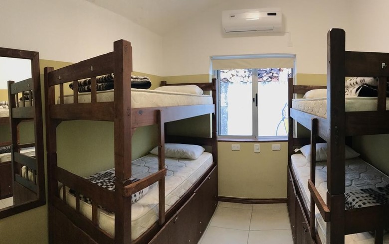 Tas D Viaje Hostel Surf Camp