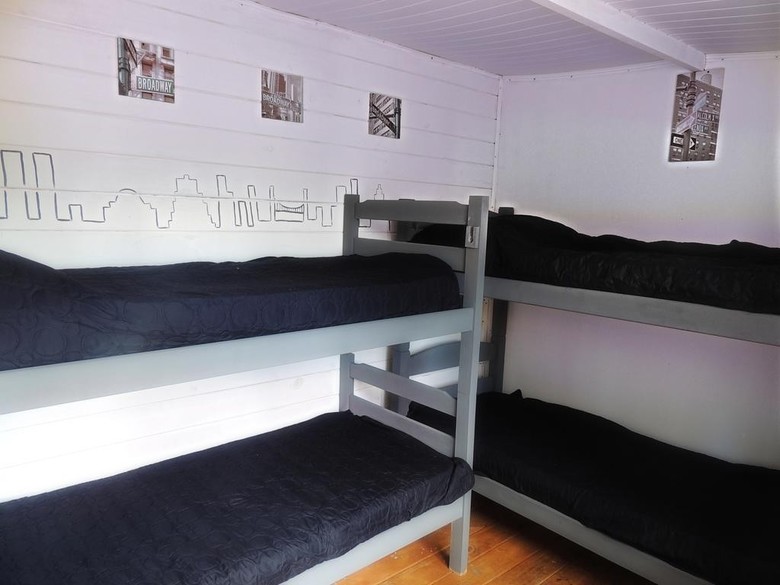 Hostel 32