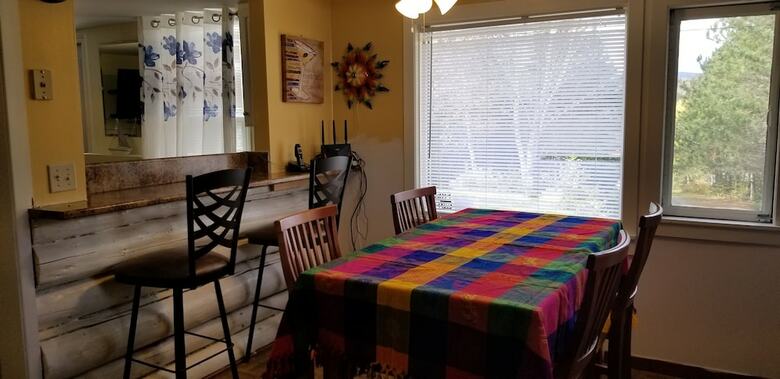 Mountainside Hideaway Cottage & Suites