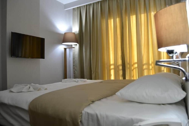 Kanyonvadi Hotel