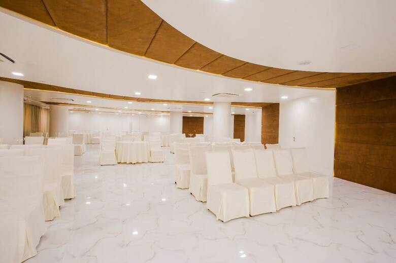Hotel Bravia Pancheel - By Satguru