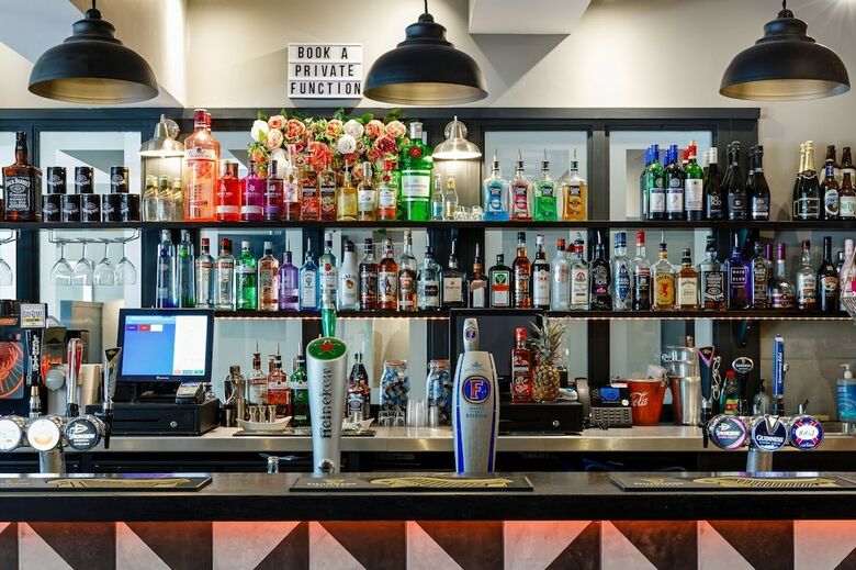 Ruby Pub & Hotel