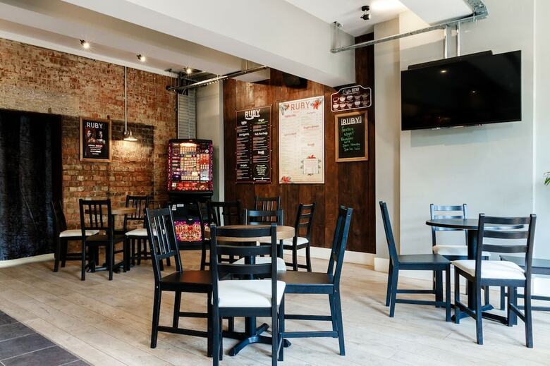 Ruby Pub & Hotel