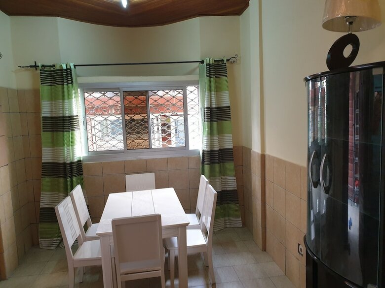 Makepe St Tropez Apartments - Orange Cam