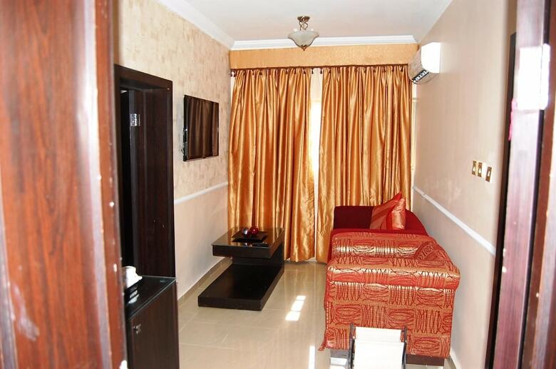 144 Suites Luxury Hotel