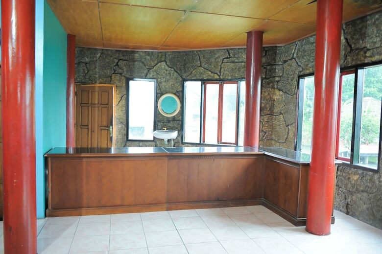 Hostal Spot On 2584 Hotel Karya Nunggal Asri