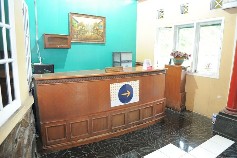 Hostal Spot On 2584 Hotel Karya Nunggal Asri