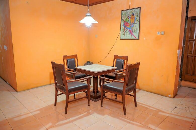 Hostal Spot On 2584 Hotel Karya Nunggal Asri
