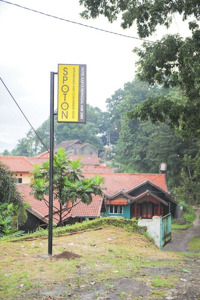 Hostal Spot On 2584 Hotel Karya Nunggal Asri