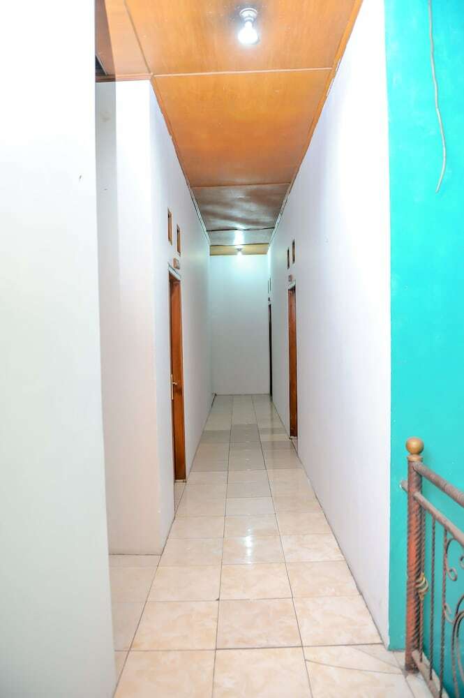 Hostal Spot On 2584 Hotel Karya Nunggal Asri