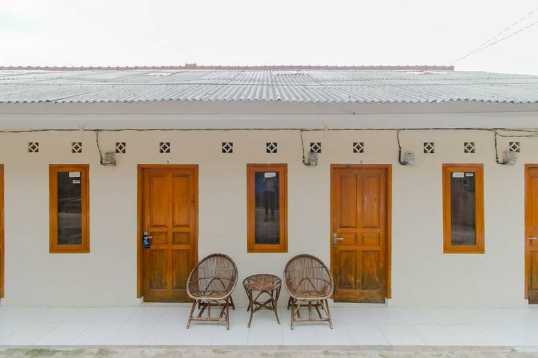 Hostal Spot On 2750 Ayu Homestay Syariah