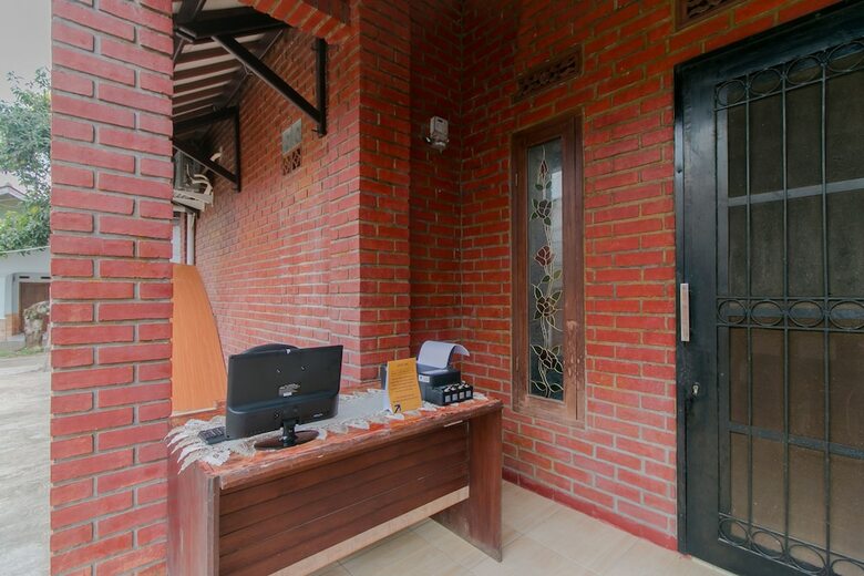 Hostal Spot On 2750 Ayu Homestay Syariah
