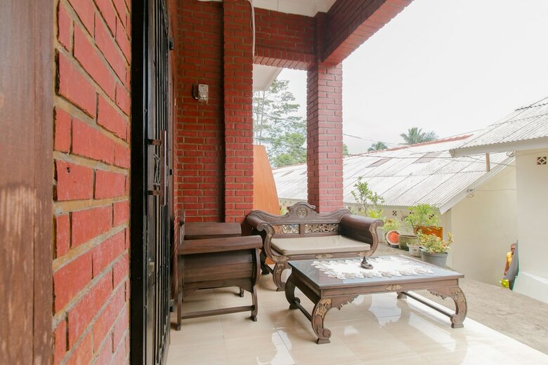 Hostal Spot On 2750 Ayu Homestay Syariah