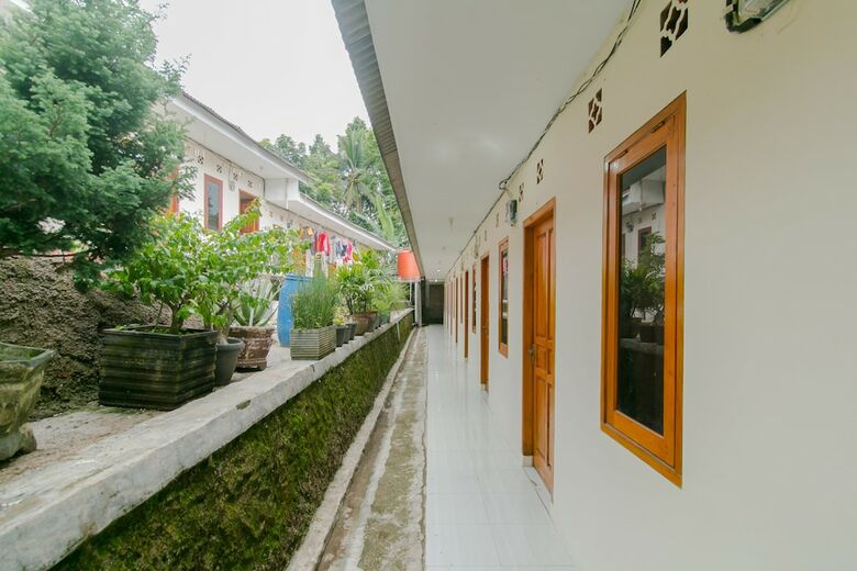 Hostal Spot On 2750 Ayu Homestay Syariah