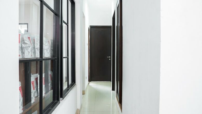 Hotel Oyo 2609 Black Dots