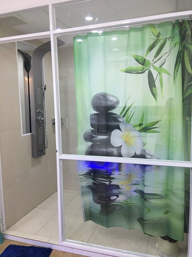 Mai Tuan Pham Hung Hotel