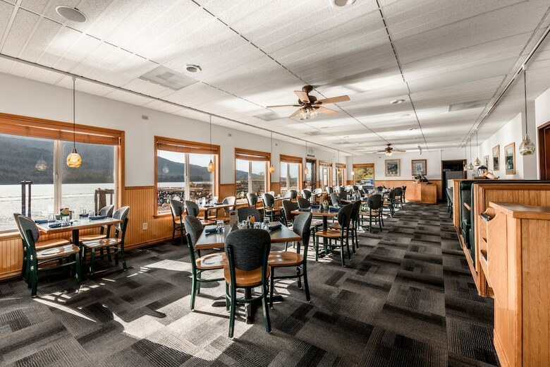 Hotel Edgewater Inn Restaurant & Marina