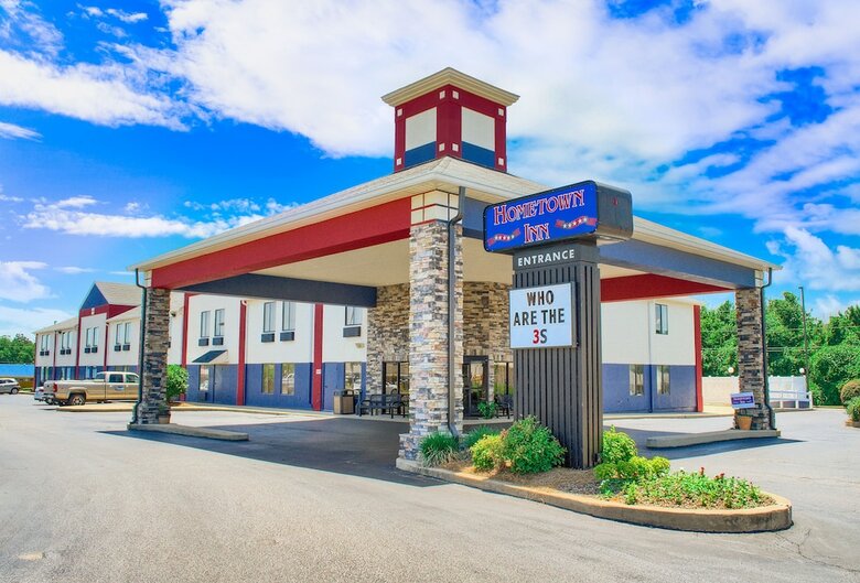 Hotel Hometown Inn
