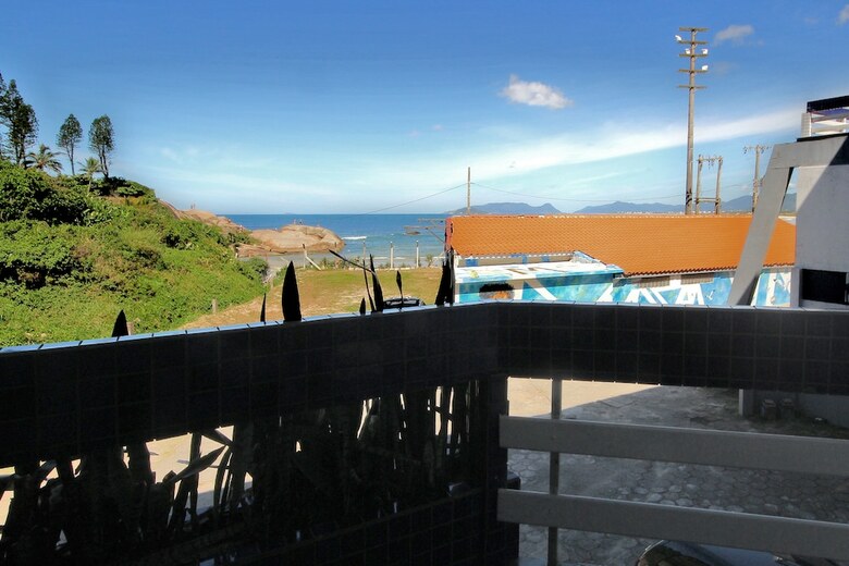 Cris Hotel