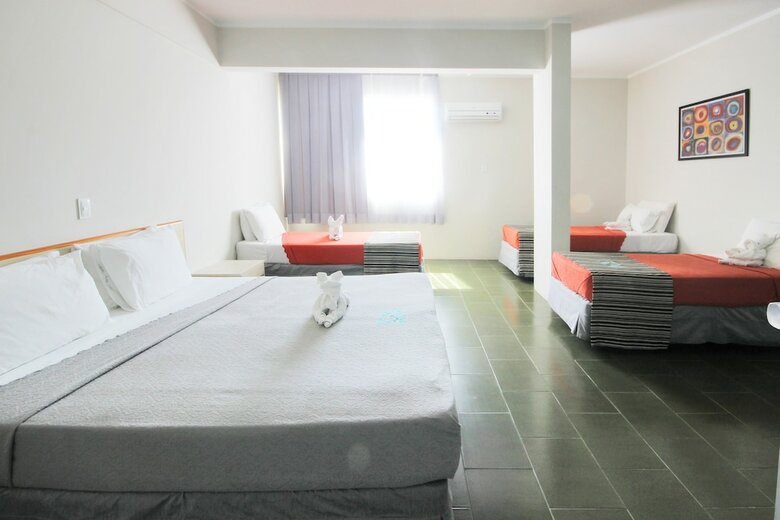 Cris Hotel