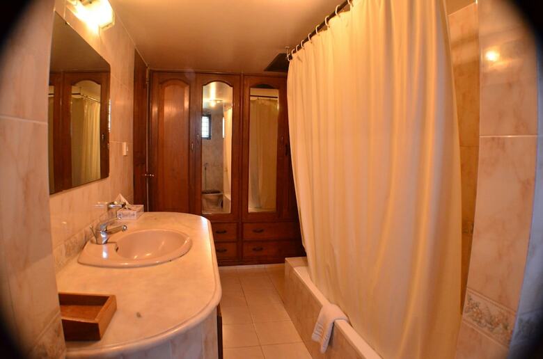 Hotel Amazon Lilly Lake View Residence