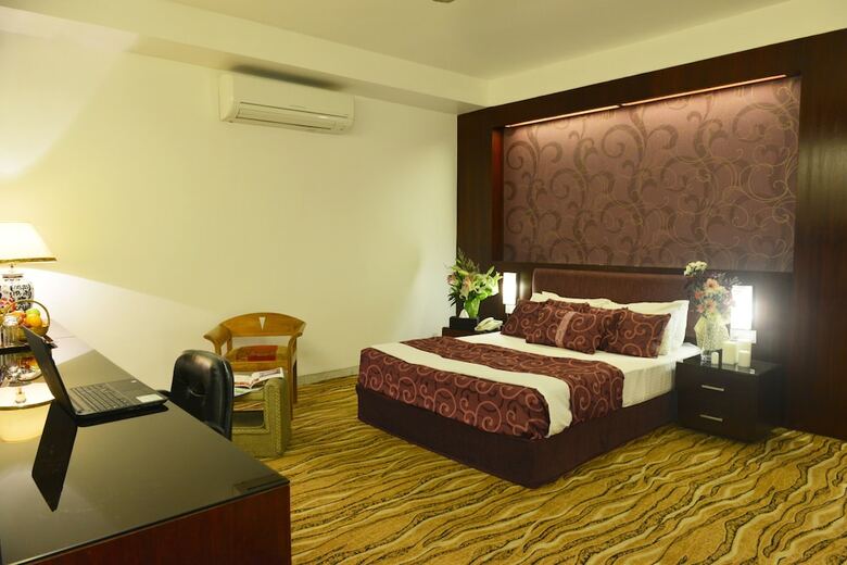 Hotel Amazon Lilly Lake View Residence