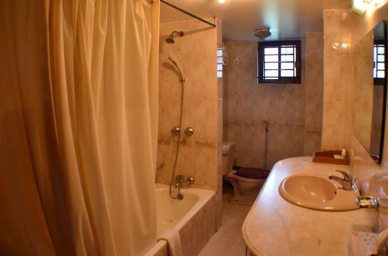 Hotel Amazon Lilly Lake View Residence