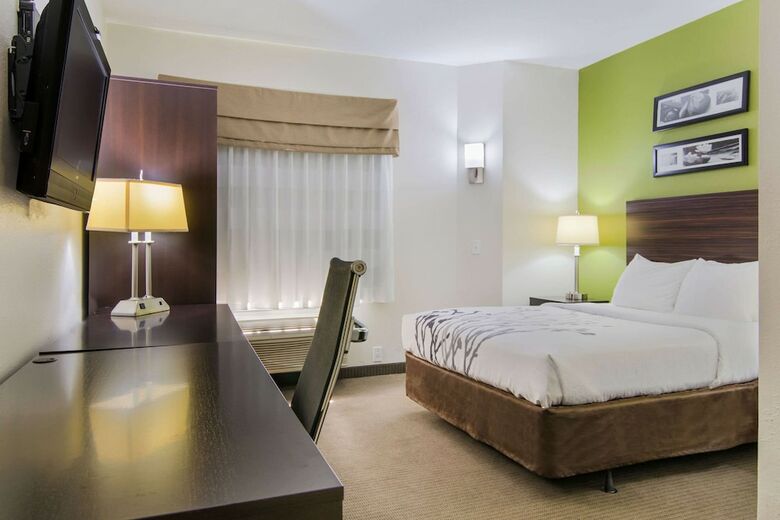 Hotel Sleep Inn Near The Avenue