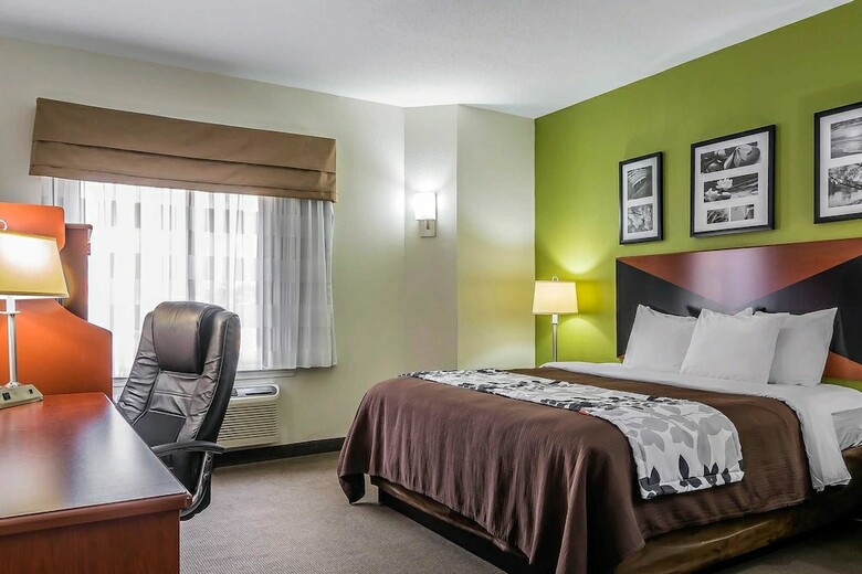 Hotel Sleep Inn Near The Avenue