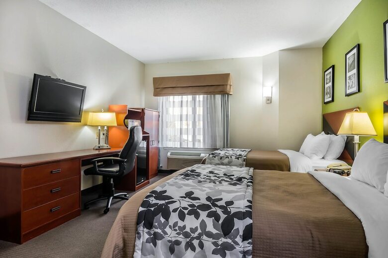 Hotel Sleep Inn Near The Avenue
