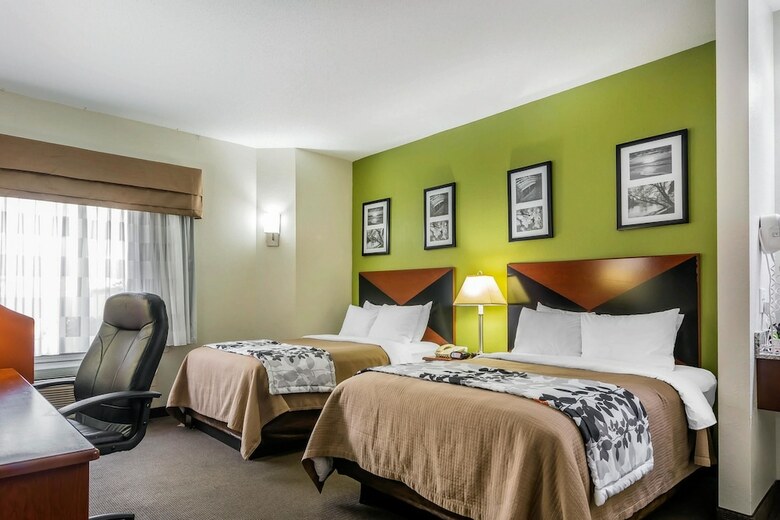 Hotel Sleep Inn Near The Avenue