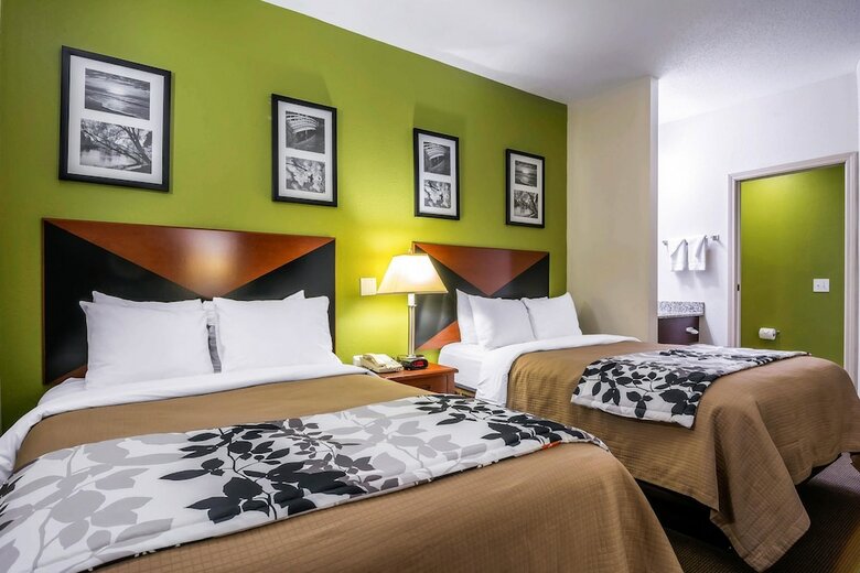 Hotel Sleep Inn Near The Avenue