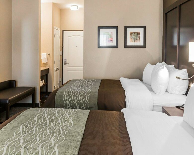 Motel Comfort Inn & Suites
