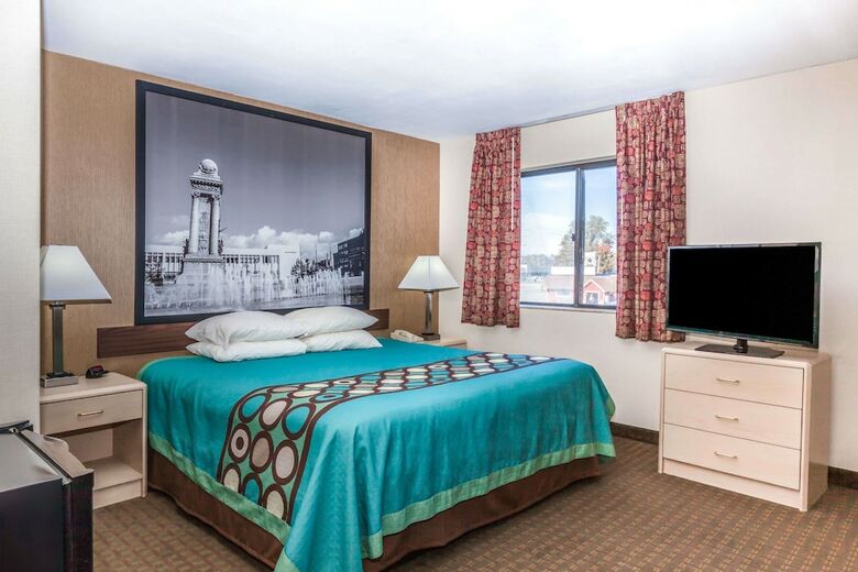 Hotel Super 8 By Wyndham Liverpool/clay/syracuse Area
