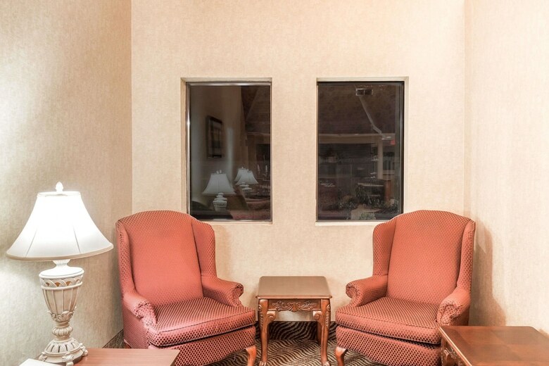Hotel Super 8 By Wyndham Liverpool/clay/syracuse Area