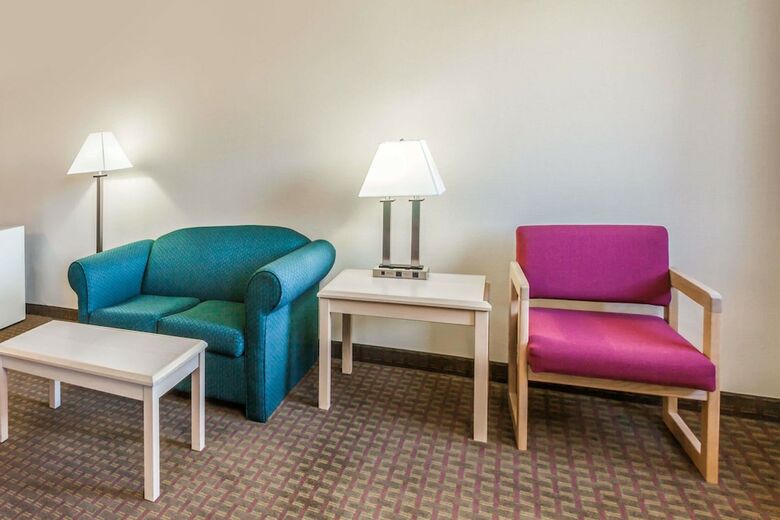 Hotel Super 8 By Wyndham Liverpool/clay/syracuse Area