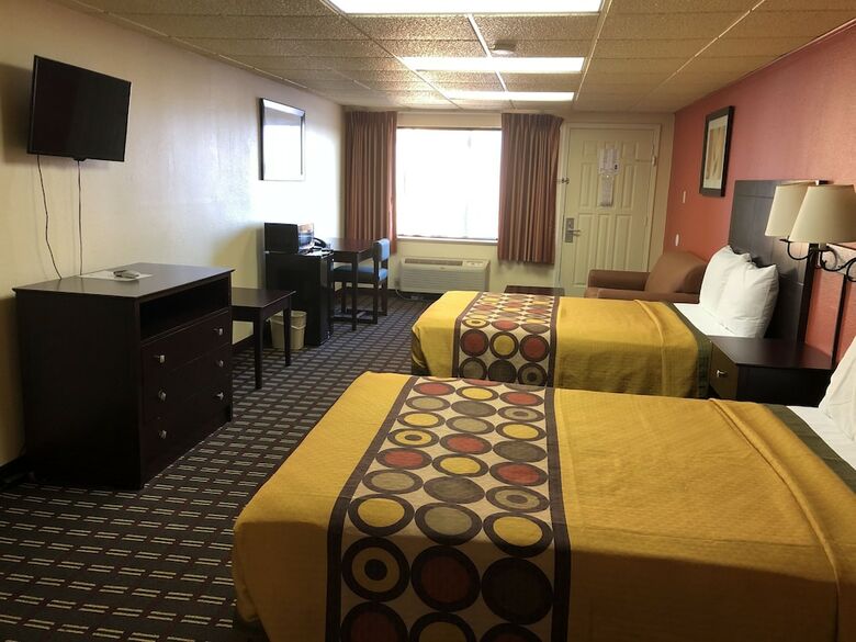 Motel Executive Inn & Suites