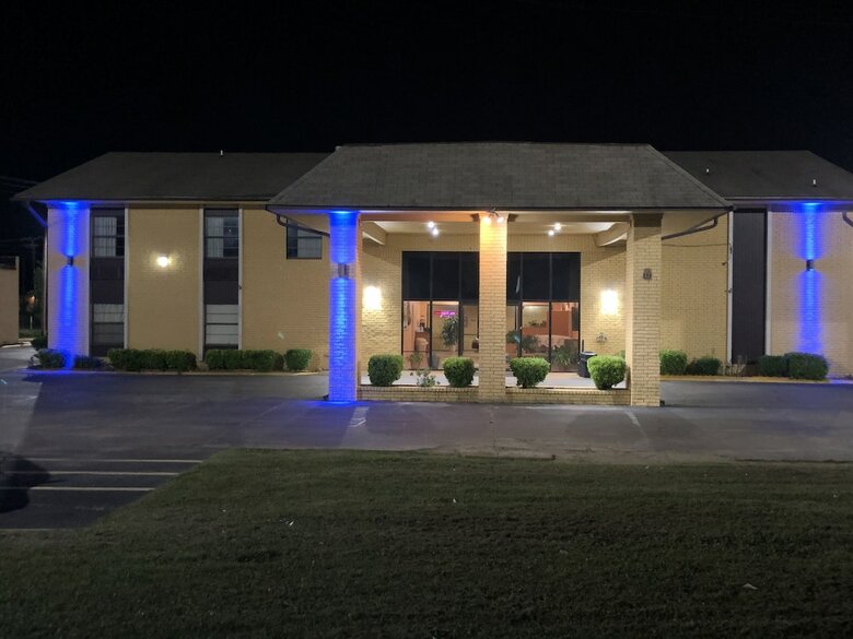 Motel Executive Inn & Suites