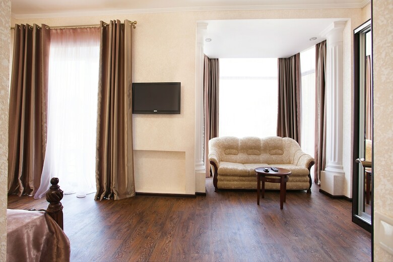 Zenith Hotel
