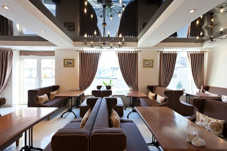 Zenith Hotel