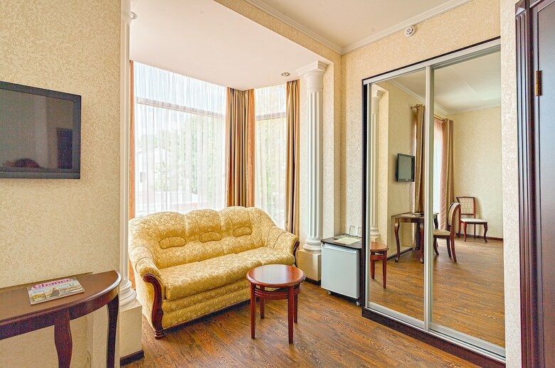 Zenith Hotel