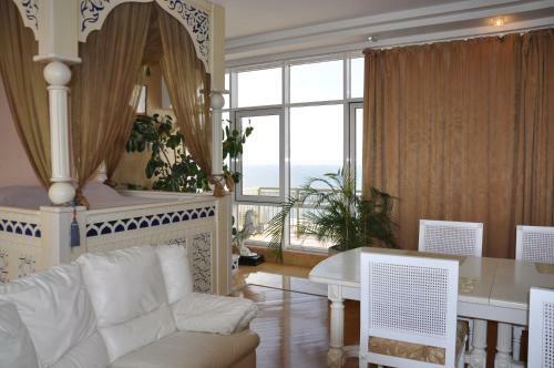 Arcadia Palace Apartments With Sea View