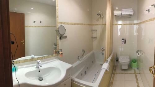 Hostal For You