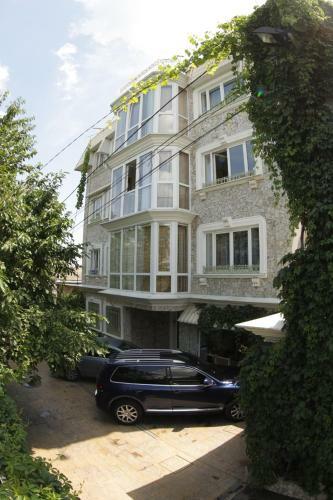 Hostal For You